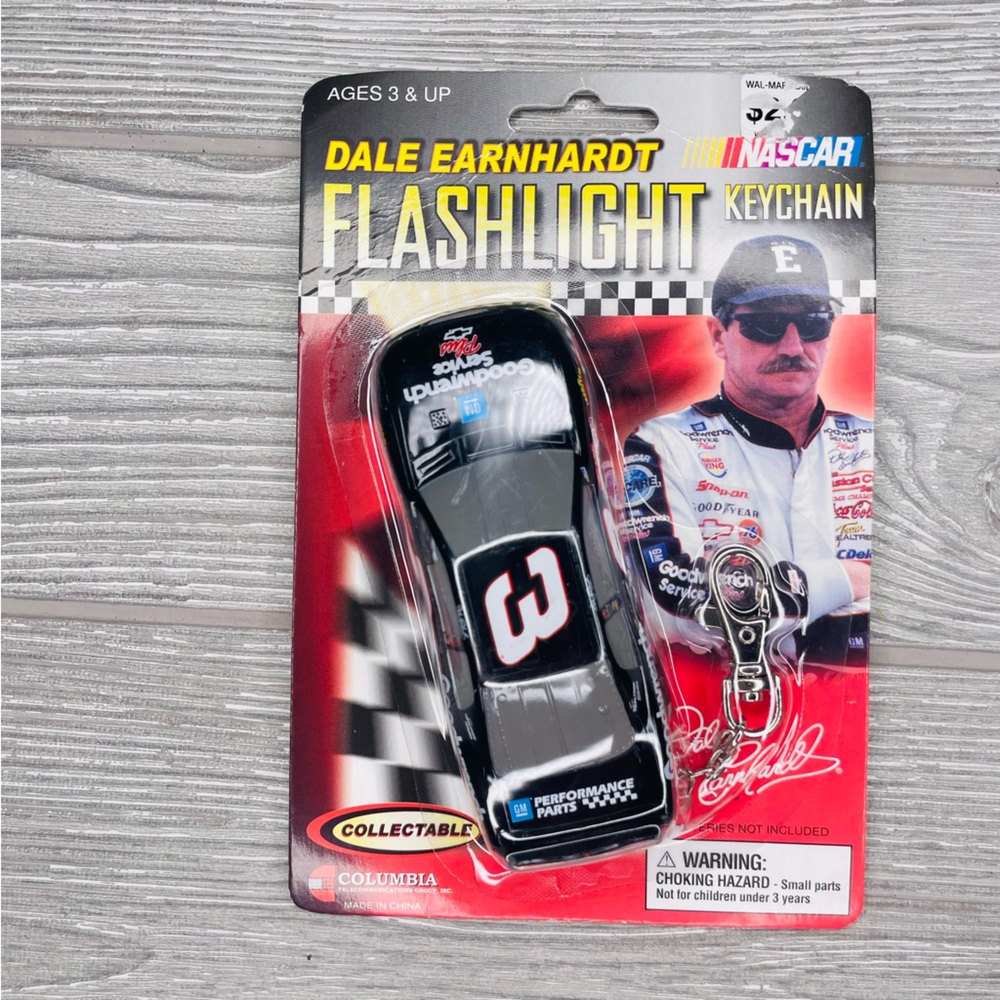 New 2002 nascar Dale Earnhardt Sr Flashlight Keychain Goodwrench Service Plus